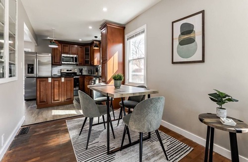 Lansing House | Goodrich Leisure 3 bed/1 bath