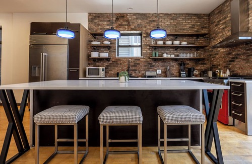 Heart of Chicago House | Grand 5,500 sq ft Pilsen home, 5BR, sleeps 11, near downtown