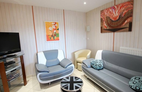 Barneville-Carteret Apartment | Ground floor apartment with terraces, WIFI, parking, and pets allowed