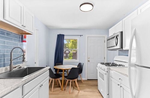 Peoria Apartment | H in Woodhaven Heart of Peoria