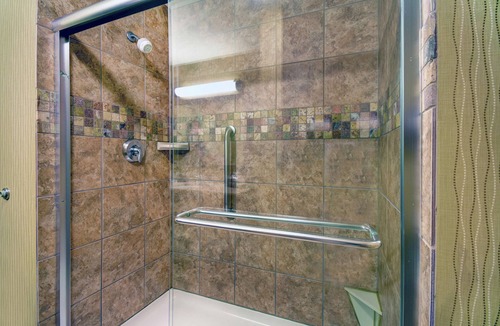 Beloit Hotel | Hampton Inn Beloit