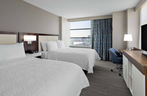 Near South Side Hotel | Hampton Inn Chicago McCormick Place