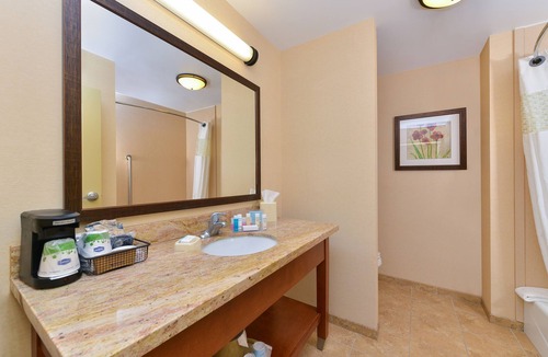 Clinton Hotel | Hampton Inn Clinton, IA