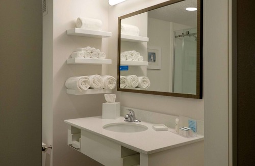 Green Bay Hotel | Hampton Inn Green Bay Downtown