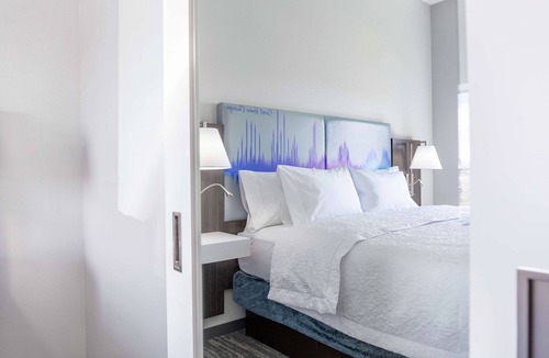 Summit Hotel | Hampton Inn & Suites Bridgeview Chicago