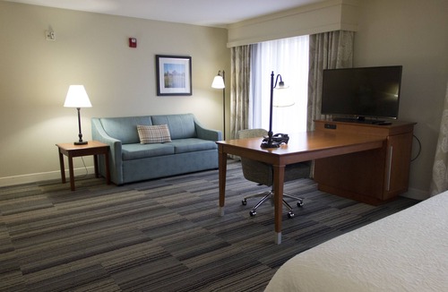 Quad Cities Hotel | Hampton Inn & Suites Davenport