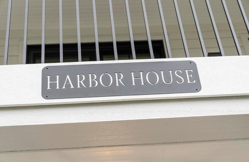 Bay Harbor House | Harbor House 21: 5-bedroom lake view retreat in Bay Harbor, MI, perfect for families.