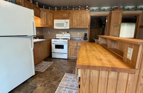 Northland House | Hardwood Hide Away