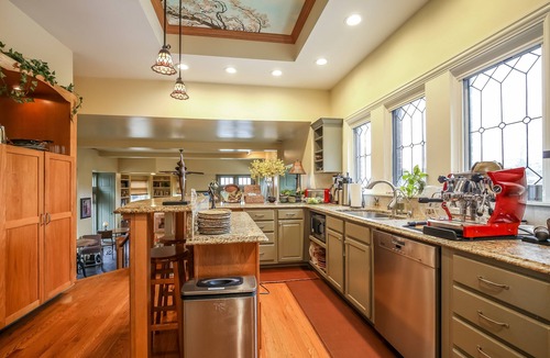 Oak Park Bed & Breakfast | Harvey House Bed & Breakfast