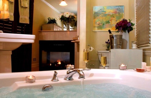 Oak Park Bed & Breakfast | Harvey House Bed & Breakfast