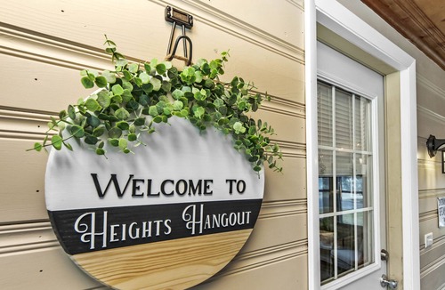 Peoria Heights Cottage | Heights Hangout-stay in the heart of Peoria Heights!
