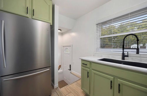Peoria Heights House | Heights Haus Charming 3BR, 2.5BA home in Peoria Heights.
