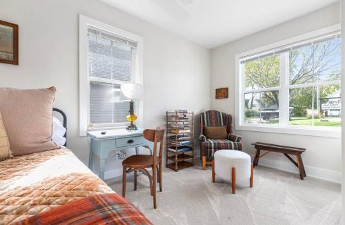 Oshkosh House | Hickory Hideaway Cozy 2-Bedroom Home on Lake Winnebago
