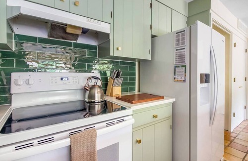 Douglas House | Hidden Gem just steps from Downtown