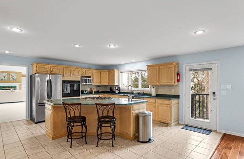Ottawa House | Hilltop Villa Near Starved Rock State Park