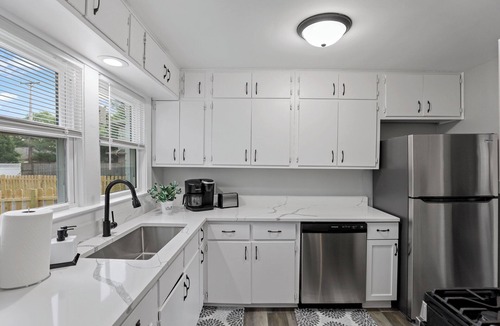 Fullersburg House | Hinsdale Hideaway, Pet Friendly