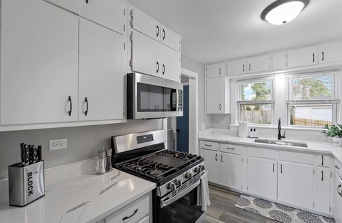 Fullersburg House | Hinsdale Hideaway, Pet Friendly