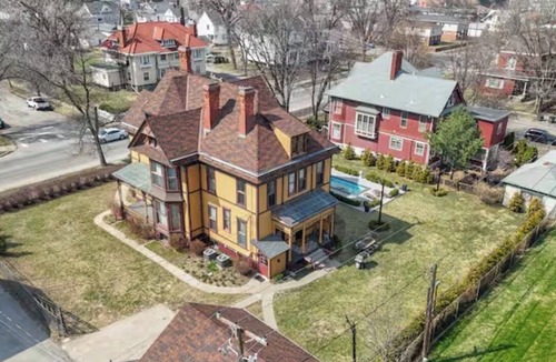 Council Bluffs House | Historic Farnsworth Queen Anne House 7 bedroom, 13 beds and 5 and half bath