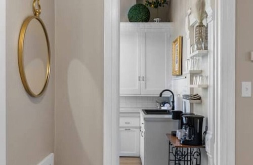 Neenah Apartment | Historic Home | Pet Friendly Stay
