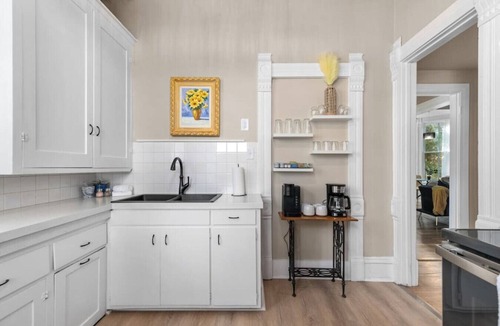 Neenah Apartment | Historic Home | Pet Friendly Stay