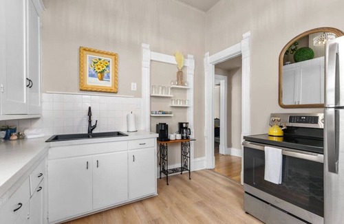 Neenah Apartment | Historic Home | Pet Friendly Stay