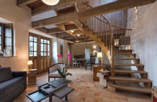 Commana House | Holiday Home 'La Petite Maison - Piscine - Spa' with Shared Pool, Private Terrace and Wi-Fi