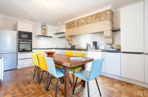 Mellac House | Holiday Home 'Les Hirondelles' with Private Terrace, Private Garden and Wi-Fi