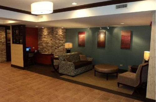 Algonquin Hotel | Holiday Inn Express Hotel & Suites Chicago-Algonquin, an IHG Hotel