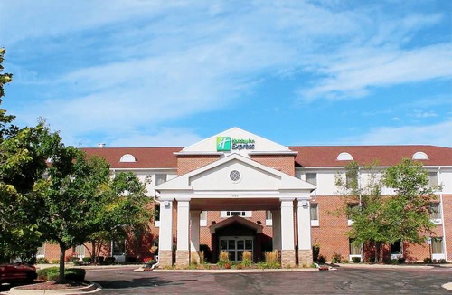 Algonquin Hotel | Holiday Inn Express Hotel & Suites Chicago-Algonquin, an IHG Hotel