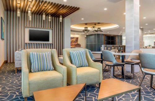 Bettendorf Hotel | Holiday Inn Express Bettendorf - Davenport NE by IHG