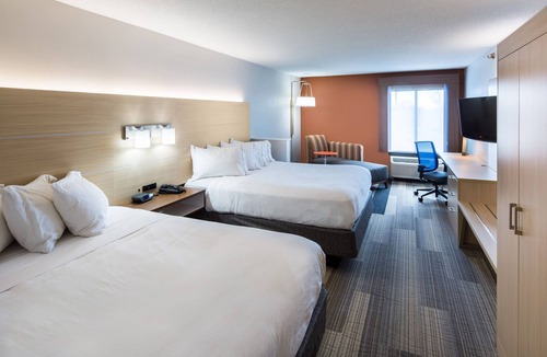 Cedar Rapids Hotel | Holiday Inn Express Cedar Rapids (Collins Rd) by IHG