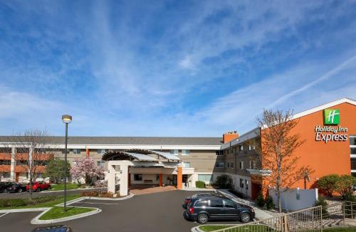 Wauwatosa Hotel | Holiday Inn Express Milwaukee - West Medical Center by IHG