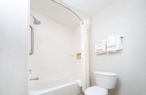 Rochelle Hotel | Holiday Inn Express Rochelle by IHG