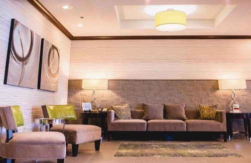 Morton Hotel | Holiday Inn Express & Suites Morton Peoria Area by IHG