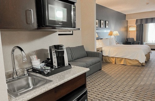 Morton Hotel | Holiday Inn Express & Suites Morton - Peoria Area by IHG