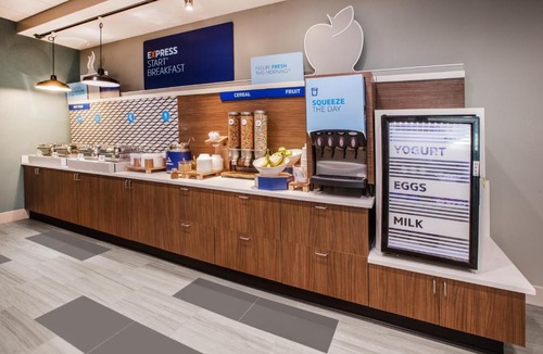 Cedar Springs Hotel | Holiday Inn Express & Suites - Cedar Springs - Grand Rapids N by IHG