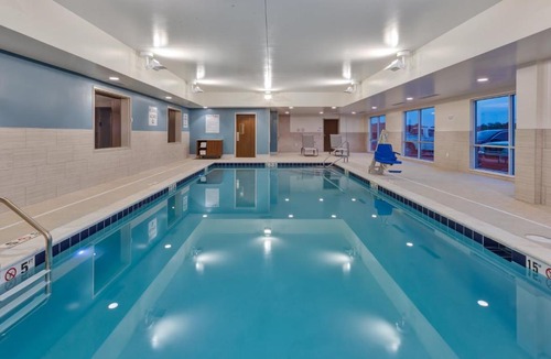 Cedar Springs Hotel | Holiday Inn Express & Suites - Cedar Springs - Grand Rapids N by IHG