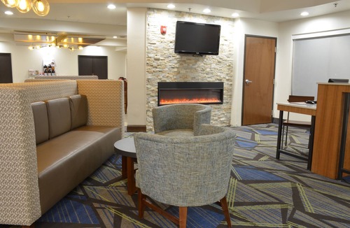 Waterloo Hotel | Holiday Inn Express Waterloo Cedar Falls by IHG