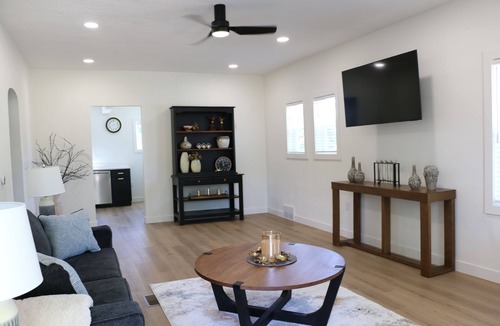 Fredericksburg House | Home in Fredericksburg, IA-Newly Renovated!
