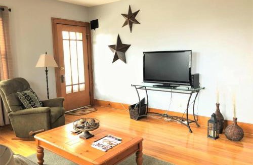 Omaha House | Home near Zoo/College World Series/Downtown