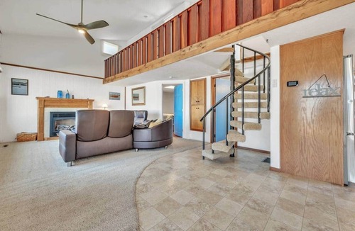 Wahpeton House | Home on the Canal Near Millers Bay
