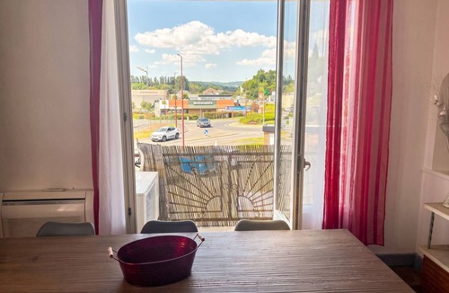 Objat Apartment | Homerez - Apartment Objat