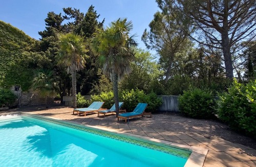 Albaron Villa | Homerez - Villa in Arles