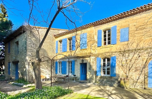 Albaron Villa | Homerez - Villa in Arles