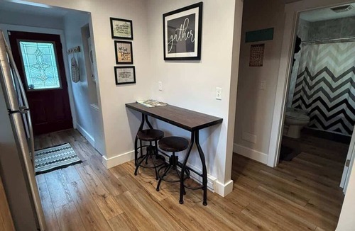 Guttenberg House | Hooks & Honkers Hideout