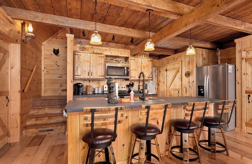 Phelps Cabin | Hot Tub, Firepit, AC, Trails & Lakes, Trailer Parking