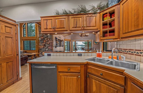 Woodruff House | Hot Tub, Theatre, Pool Table, AC - Lakefront Living!