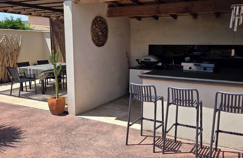 Graveson Villa | house in provence between Saint Remy and Avignon with swimming pool for 6 people
