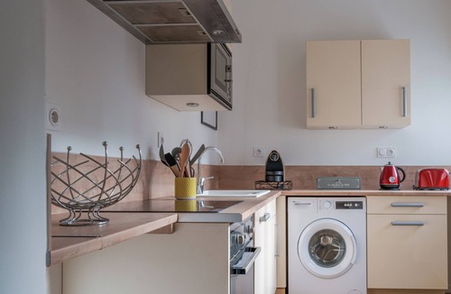 Tours City Centre House | House with AC and garden Tours centre 8 people 4 bedrooms
