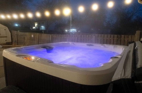 West Omaha House | Howdy Haven! Pool | Hot Tub | Game Room | Karaoke | Theater